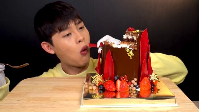 ASMR 대왕초콜릿무스 케이크🍫 산타 루돌프 초코커버무스 왕대왕뚱카룽 먹방~! Big Chocolate Cake With Big Macaron Mini Cake MuKBang~! смотреть онлайн