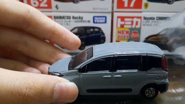 Tomica (2024 3月新車）Toyota SIENTA （初回特別仕樣）開箱 смотреть онлайн