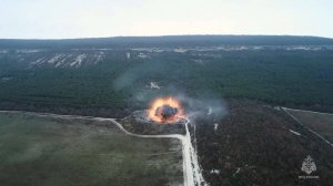 Как распространяется ударная волна от взрыва, кадры на примере ликвидации снарядов ВОВ от МЧС