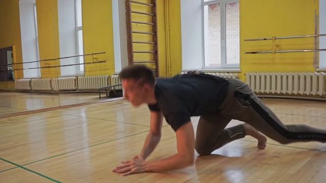 #НА ДИСТАНЦИИ. Выпуск 6. Акробатика - упражнения. смотреть онлайн