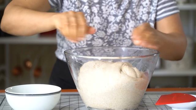 All three major stages of artisan bread baking. смотреть онлайн