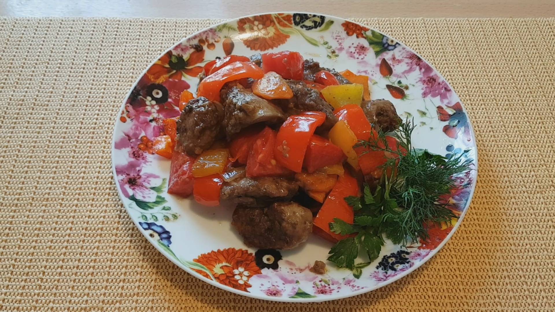 Куриная печень с овощами смотреть онлайн