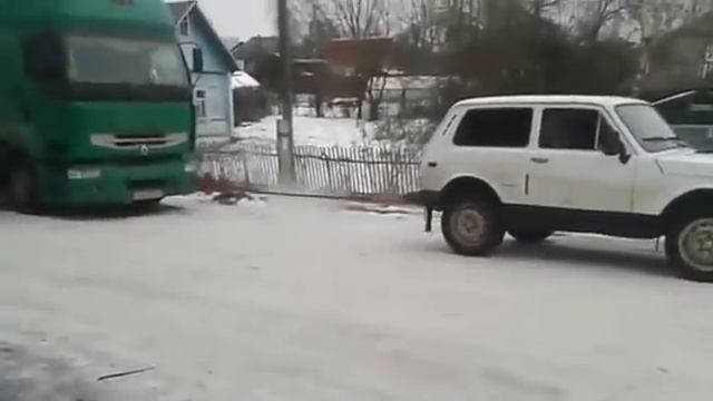 2 нивы тащут фуру!.ваз 2121 смотреть онлайн