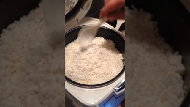 Закладка риса в плов! смотреть онлайн