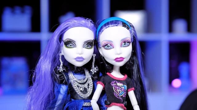 СПЕКТРА УЖЕ НЕ ТА: обзор-сравнение Spectra Vondergeist Haunt Couture Midnight Runway