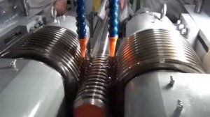 Накатывание резьбы на валу резьбонакатными роликами