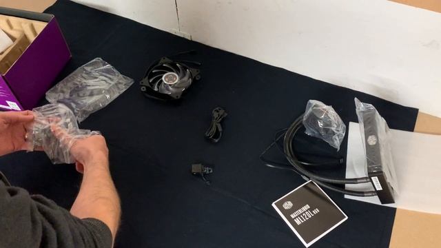 Unboxing the Cooler Master MasterLiquid ML120L RGB смотреть онлайн