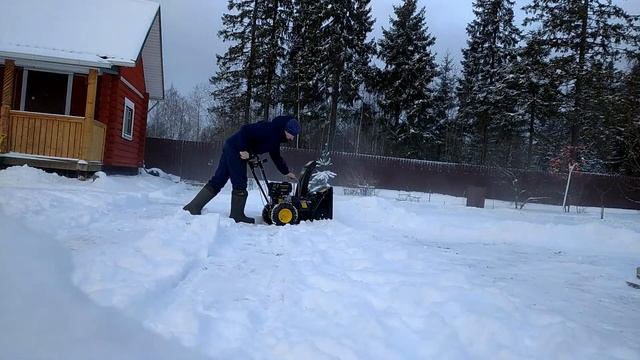 Снегоуборщик CHAMPION ST553 смотреть онлайн