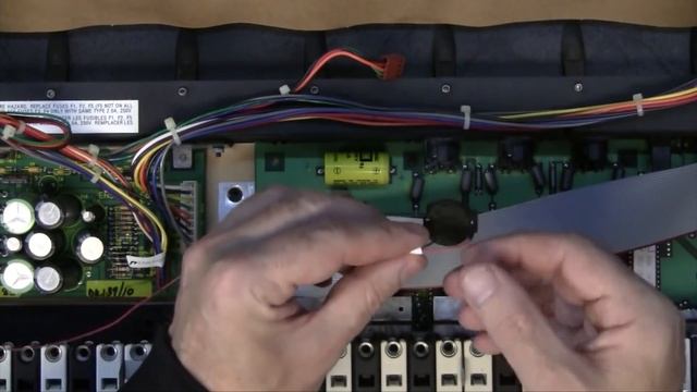 Ensoniq SQ-80 Easy battery replacement using standard CR2032 coincell batteries смотреть онлайн