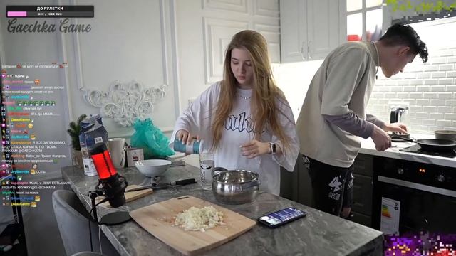 Гаечка и Шадоукек лепят вареники (кукинг 17/04/2021) смотреть онлайн