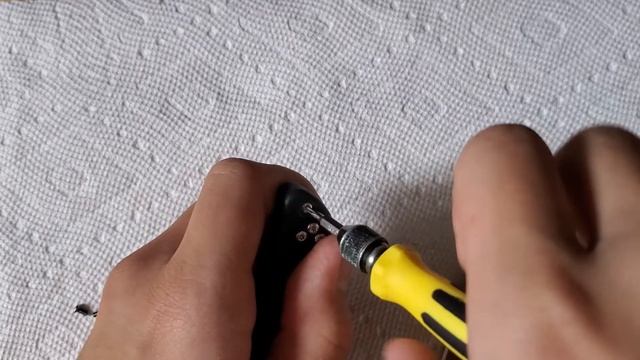 Disassembly: Spyderco Endura #4