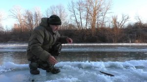 Рыбалка на речке  в декабре месяце