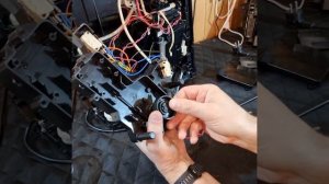 Nivona 759. Ремонт редуктора. Замена дренажного клапана.