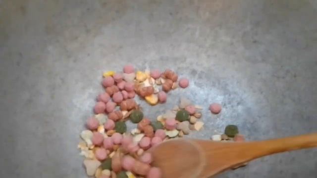 Тайная жизнь домашних животных. Хомячок по имени Хома сначала сел вкусняшки а потом приготовил сам.