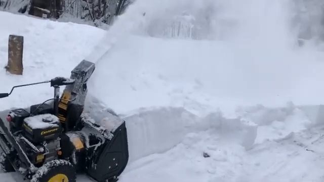 Снегоуборщик CHAMPION ST655 смотреть онлайн