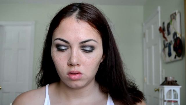 Glittery smokey eye Tutorial | Bombshell tutorial смотреть онлайн