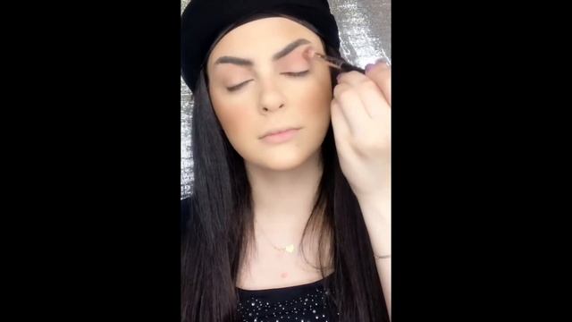 عملت ماكياج فقط بماركة وحدة يلي هي divage وشرحت بللوك بلتفصيل شو عملت يلا اعطوني رايكم смотреть онлайн