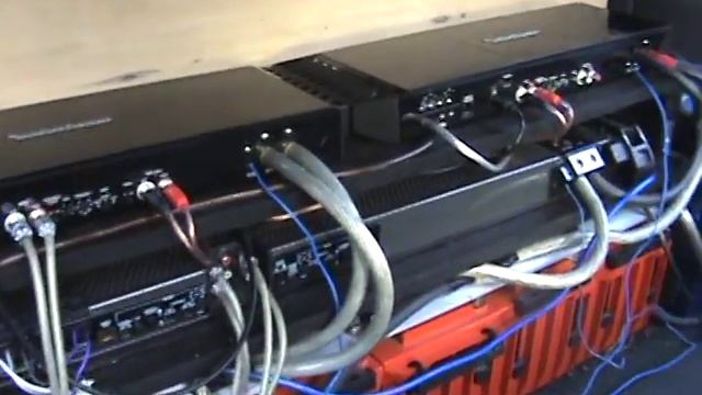 Two Rockford Fosgate 2500.1bdCP Strapped смотреть онлайн