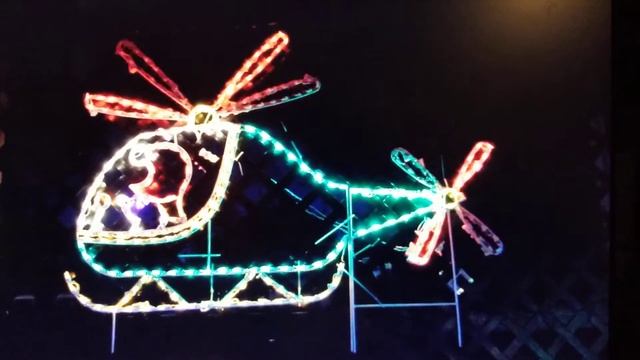 Animated Elf in Helicopter LED Lighted Outdoor Christmas Decoration смотреть онлайн