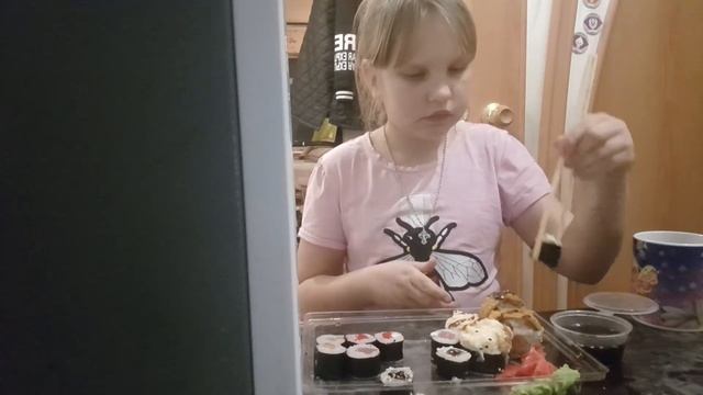 мукбанг с роллами неудачный мукбанг смотреть онлайн
