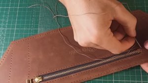 Процесс изготовление нагрудной сумки из кожи "Crazy Horse" своими руками. Сумка бананка.