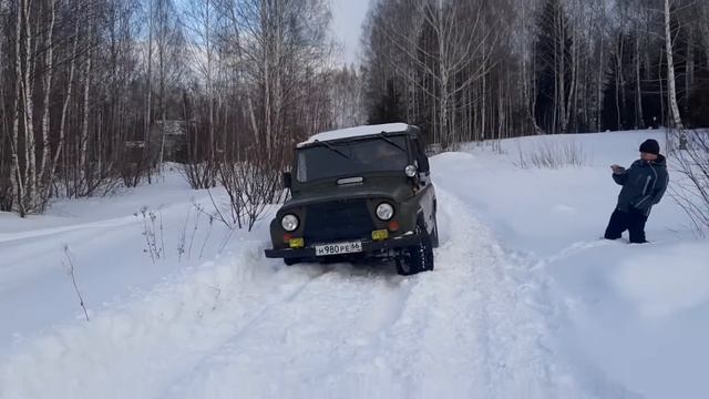 Первая весенняя выгулка. Уаз, ЛуАЗ смотреть онлайн