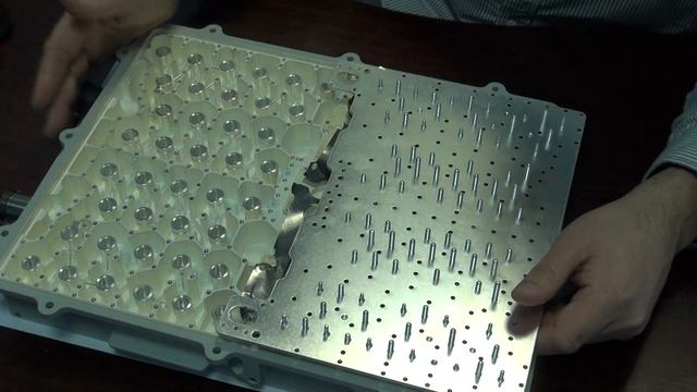 Теперь я знаю как идёт сотовый сигнал внутри сотовой вышки! смотреть онлайн