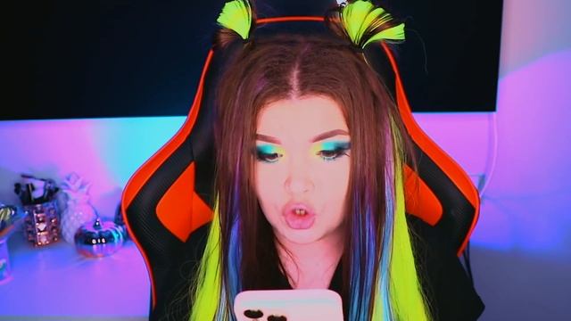 ПРЕСЛЕДУЮ КРАСИВОГО ПАРНЯ|ПЕРЕПИСКА смотреть онлайн