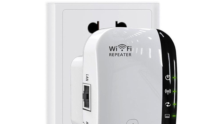 Чтобы не тянуть Ethernet кабель до криптокотла / асика. Лайфхак