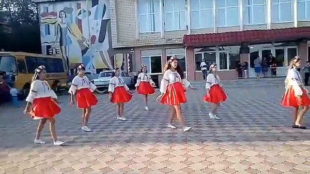 Танцевальный коллектив "Драйв" "Це-моя Земля" смотреть онлайн