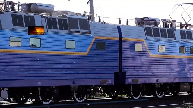 Прибытие ЧС8-020 с поездом №341 Кишинёв - Москва смотреть онлайн