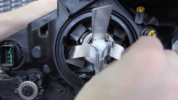 Установка лампы hb3 smart2 в линзованную оптику ближнего дальнего света Hyundai Solaris