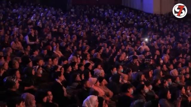 Alijon Eshonqulov Xalqlar Do'stligi Saroyida Jonli Ijroda Kuyladi | Alijon Eshonqulov - Eslagin