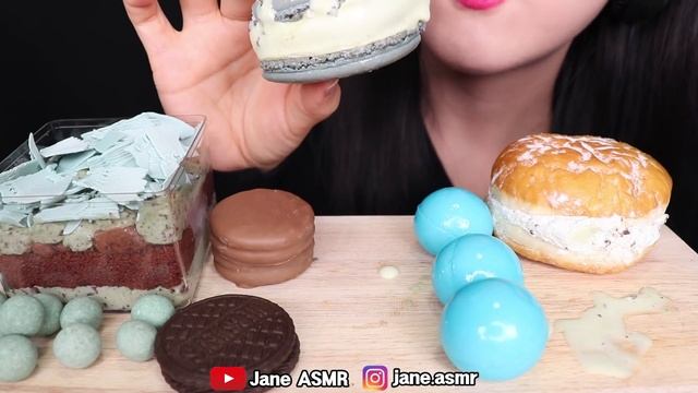 ASMR MINT CHOCOLATE SQUARE CAKE, MINT BEACH, MINT CHOCOLATE BALL 민트 초코 디저트, 스퀘어 케이크 먹방 EATING SOUND