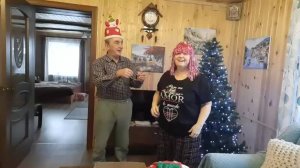 Я ДОМА. НАРЯДИЛИ ЁЛКУ,БЫЛИ В ГОРОДЕ, ПРОШЛИСЬ ПО МАГАЗИНАМ, ПОСМОТРИМ ЧТО КУПИЛИ.