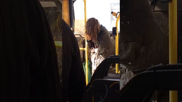 В нашей стране алкаши и бомжи командуют... смотреть онлайн