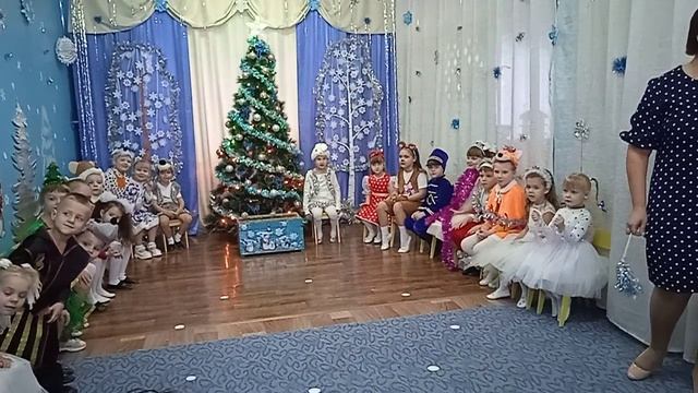 Новогодний праздник 2025 старшая смотреть онлайн