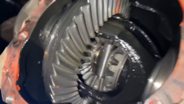 Finishing Up The Diff On The GS300 смотреть онлайн