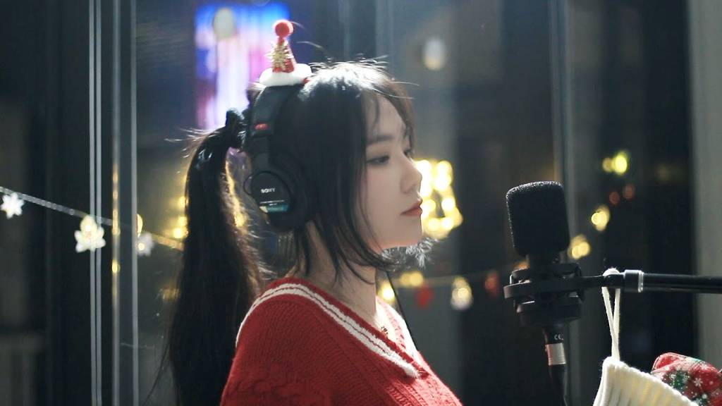 Kelly Clarkson - Underneath the Tree ( cover by J.Fla ) смотреть онлайн