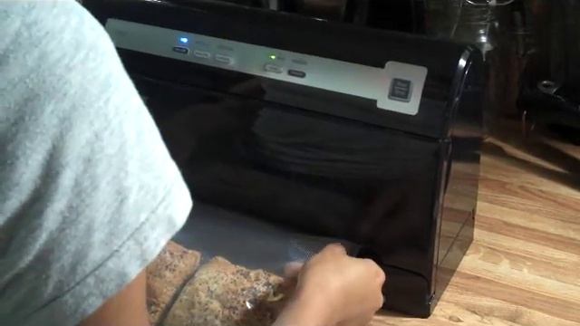 FoodSaver Vacuum Sealing Kit Demo смотреть онлайн