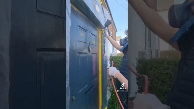 How To Prep & Spray Paint a Composite Door in Anthracite Grey | Mask, Clean & Spray to like New смотреть онлайн