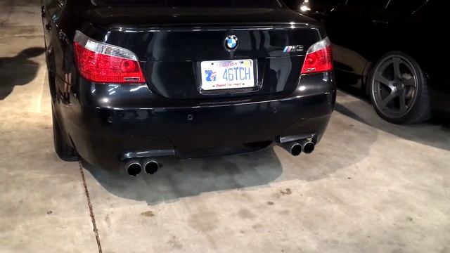 E60 BMW M5 V10 Stock Exhaust Revs смотреть онлайн