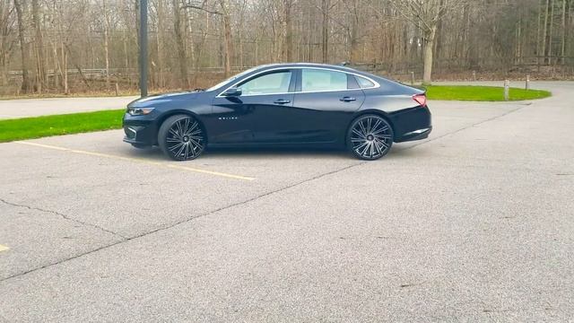 2016 Malibu on  22"  massiv Vertagio 921 driving