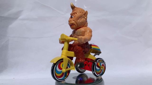 Clockwork Tricycle Riding Cyclops Sofubi Toy Unboxing