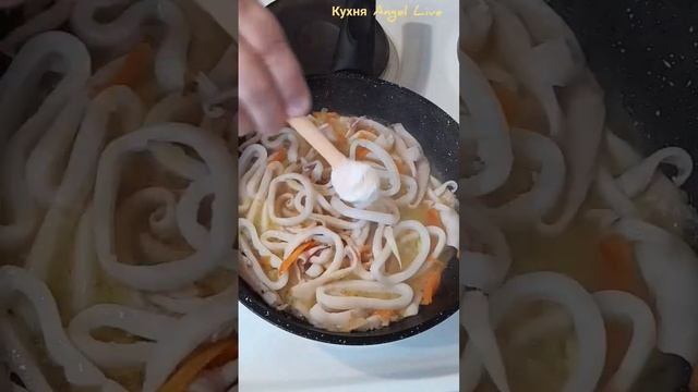 Гречка с кальмарами и салат!👍 смотреть онлайн