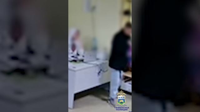 #shorts В Ишиме оперативники задержали подозреваемого в краже игровых приставок смотреть онлайн