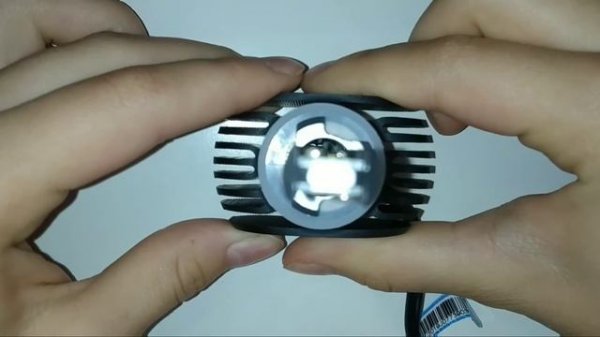 Комплект автомобильных светодиодных ламп H27-S1 NeTuning в противотуманки H27w1 H27w2 880 881 в ПТФ