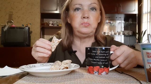 #Мукбанг Russia #блиныстворогом #eating #mukbang смотреть онлайн