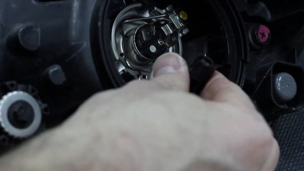 Установка светодиодной лампы NeTuning W5W-6L в габариты