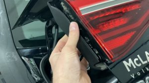 Як зняти задній ліхтар кришки багажника VW Passat B7 NMS/Как снять задний фонарь багажника Пасат Б7